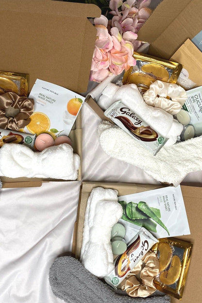 BRIDAL CARE KIT / Bridal Gift / Engagement Gift / Bride and Bridesmaid Boxes / Personalised will you be my bridesmaid /